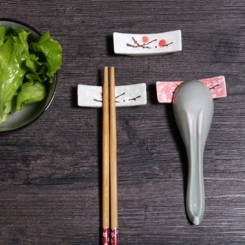 1GB Japāņu Stila Keramikas Irbulīši Turētājs Chopstick Plaukts Spilvens Aprūpes Atpūtas Virtuves Turiet Mākslas Amatniecības Galda piederumi Virtuves Rīki S